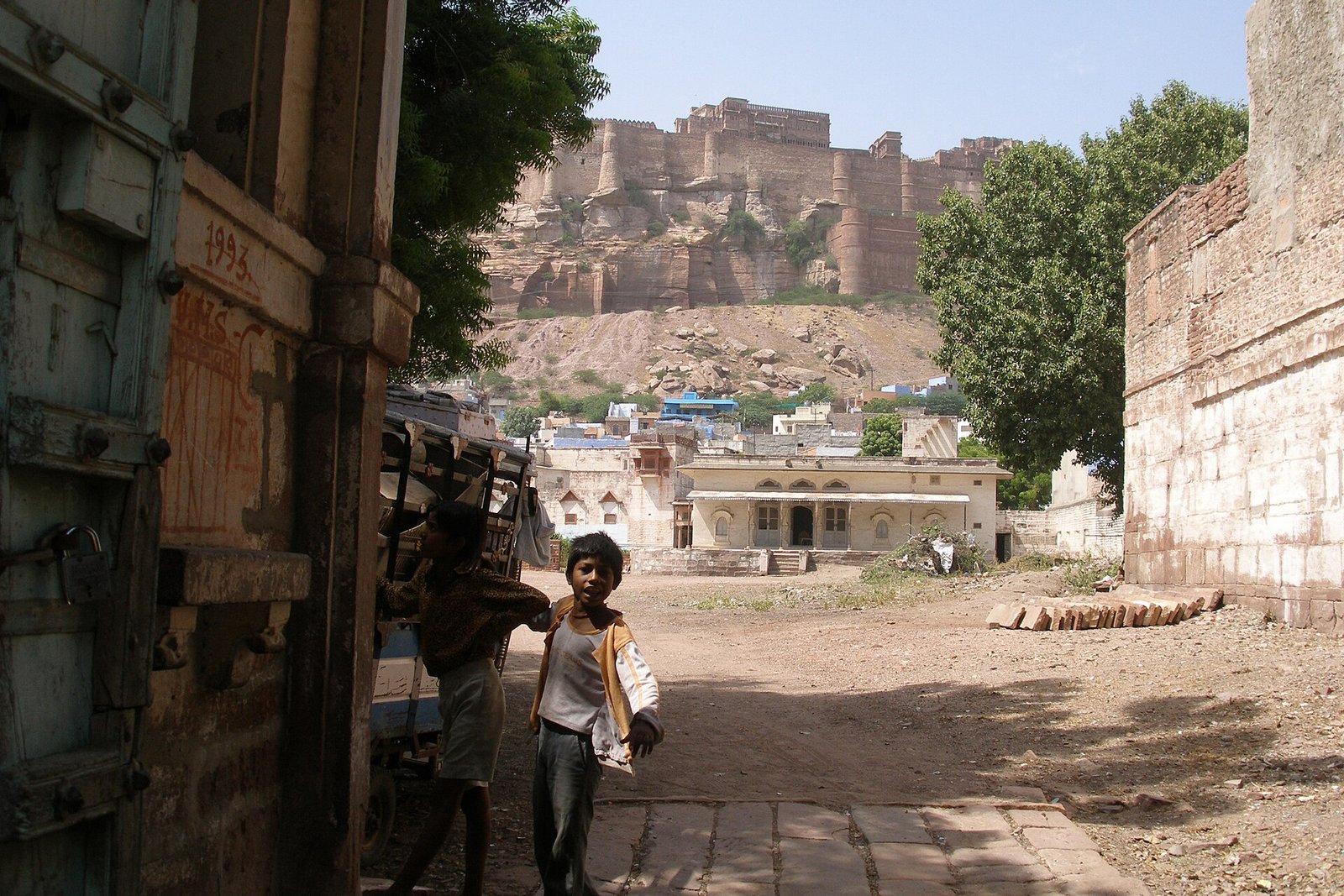 Mehrangarh Fort above the blue houses of Jodhpur old city